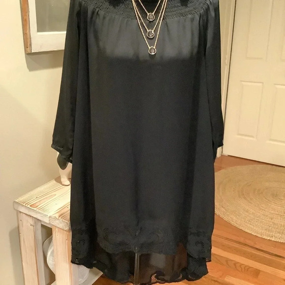 #153 Gorgeous Chicos Black Lace Bottom Tunic W/ Necklace and Earrings Set SzMed - Picture 3 of 10